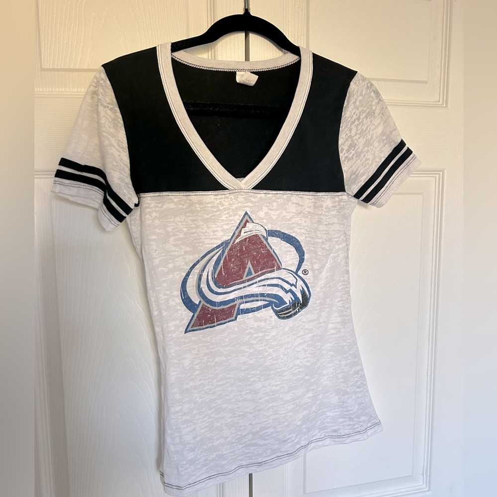 NHL Colorado Avalanche T-shirt - Like New - L